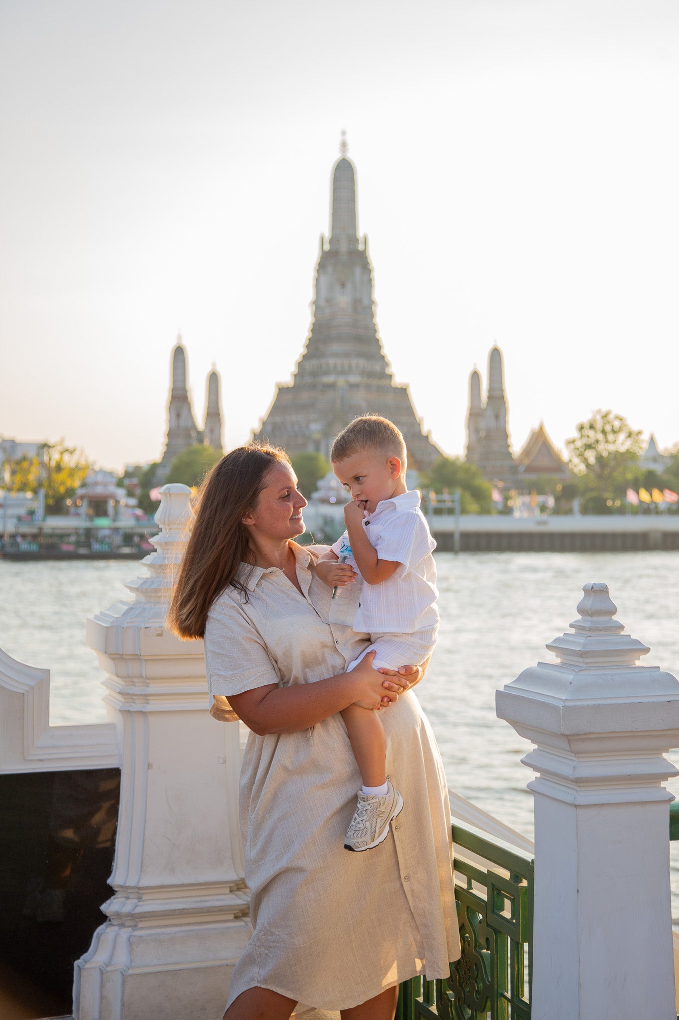 Family Wat Pho (no retouching)