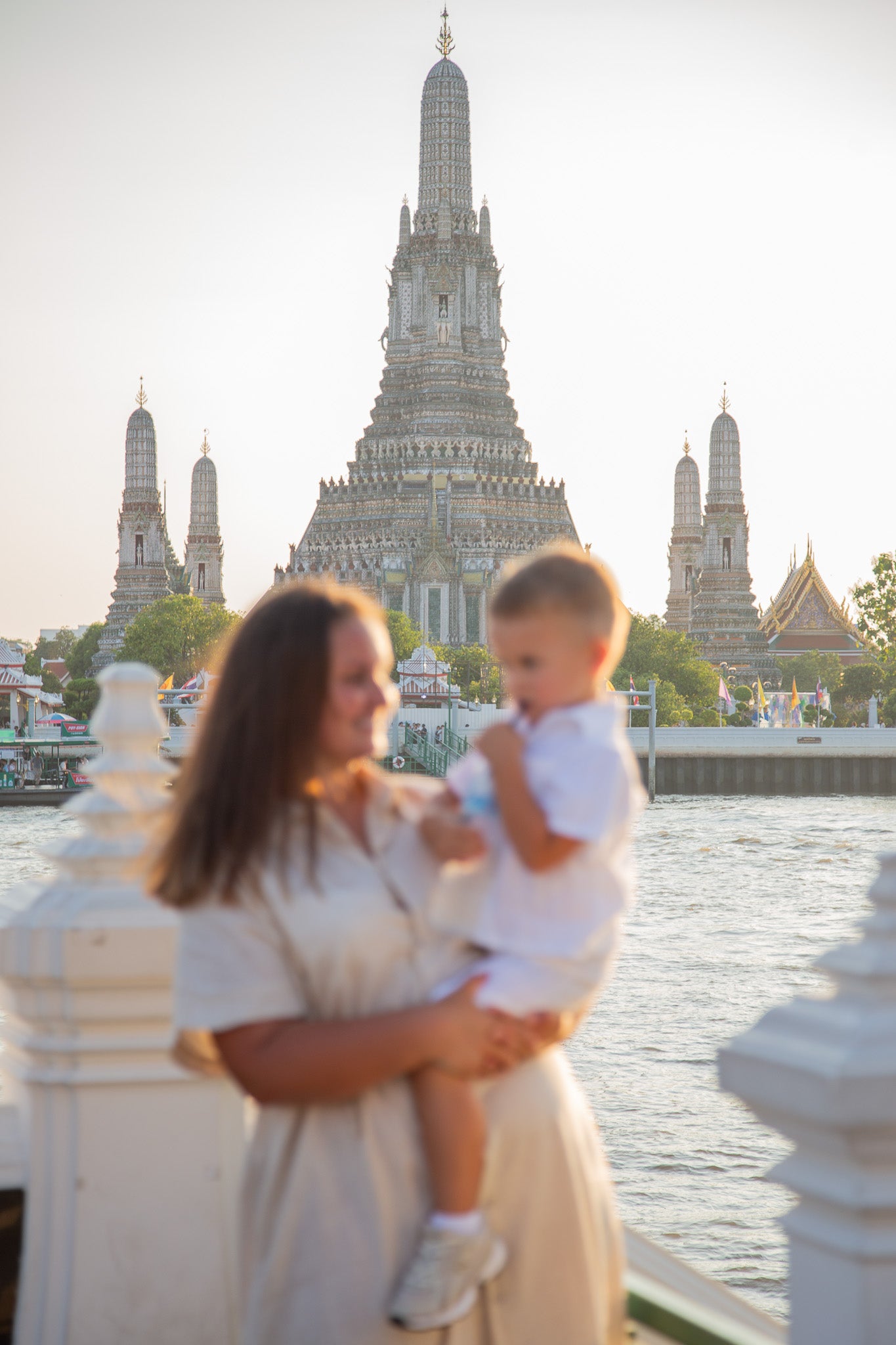 Family Wat Pho (no retouching)