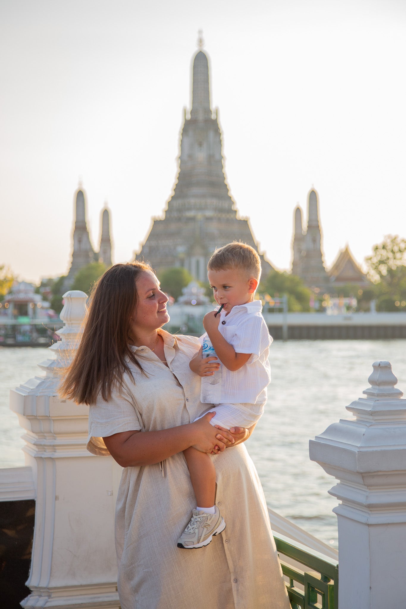 Family Wat Pho (no retouching)