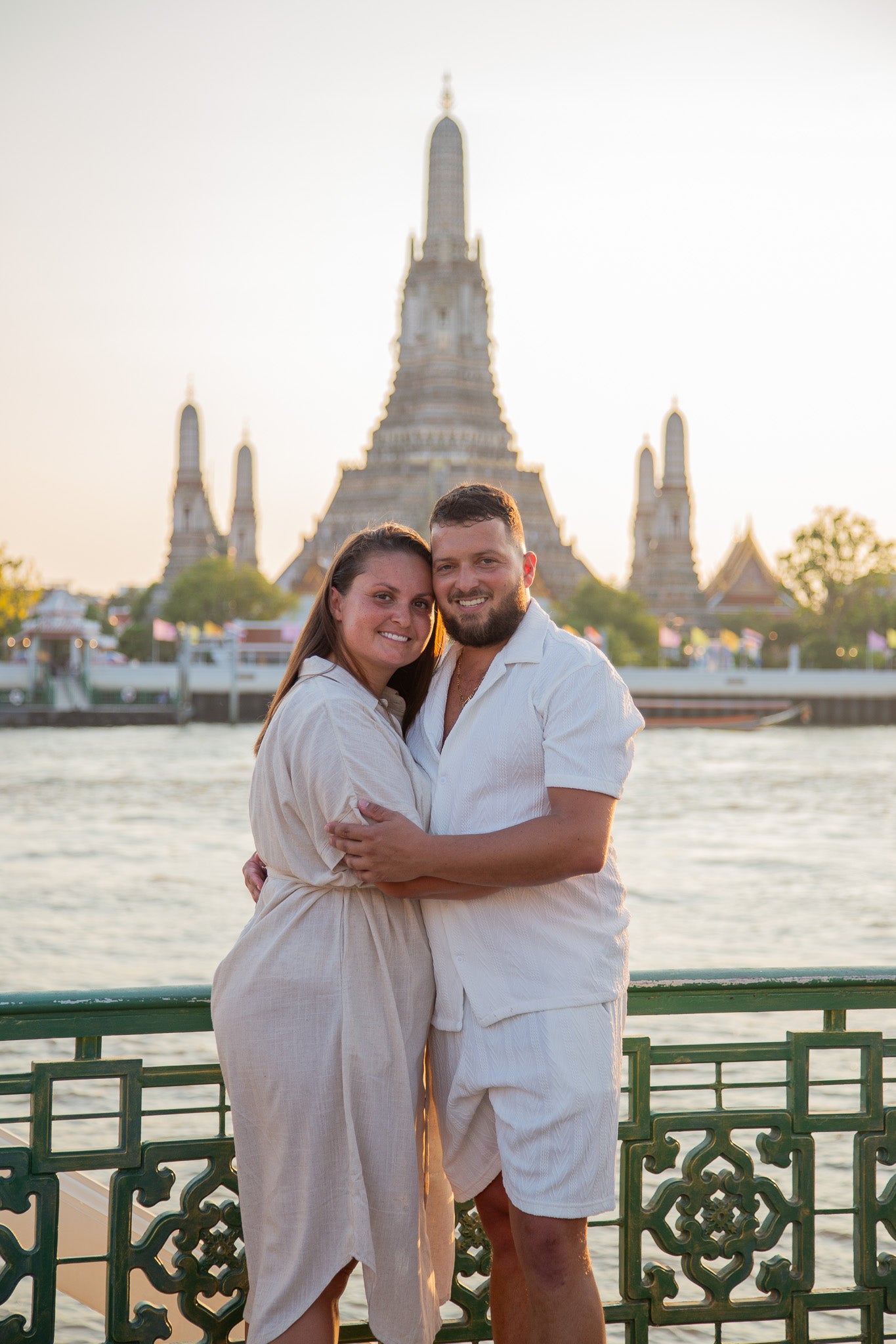 Family Wat Pho (no retouching)