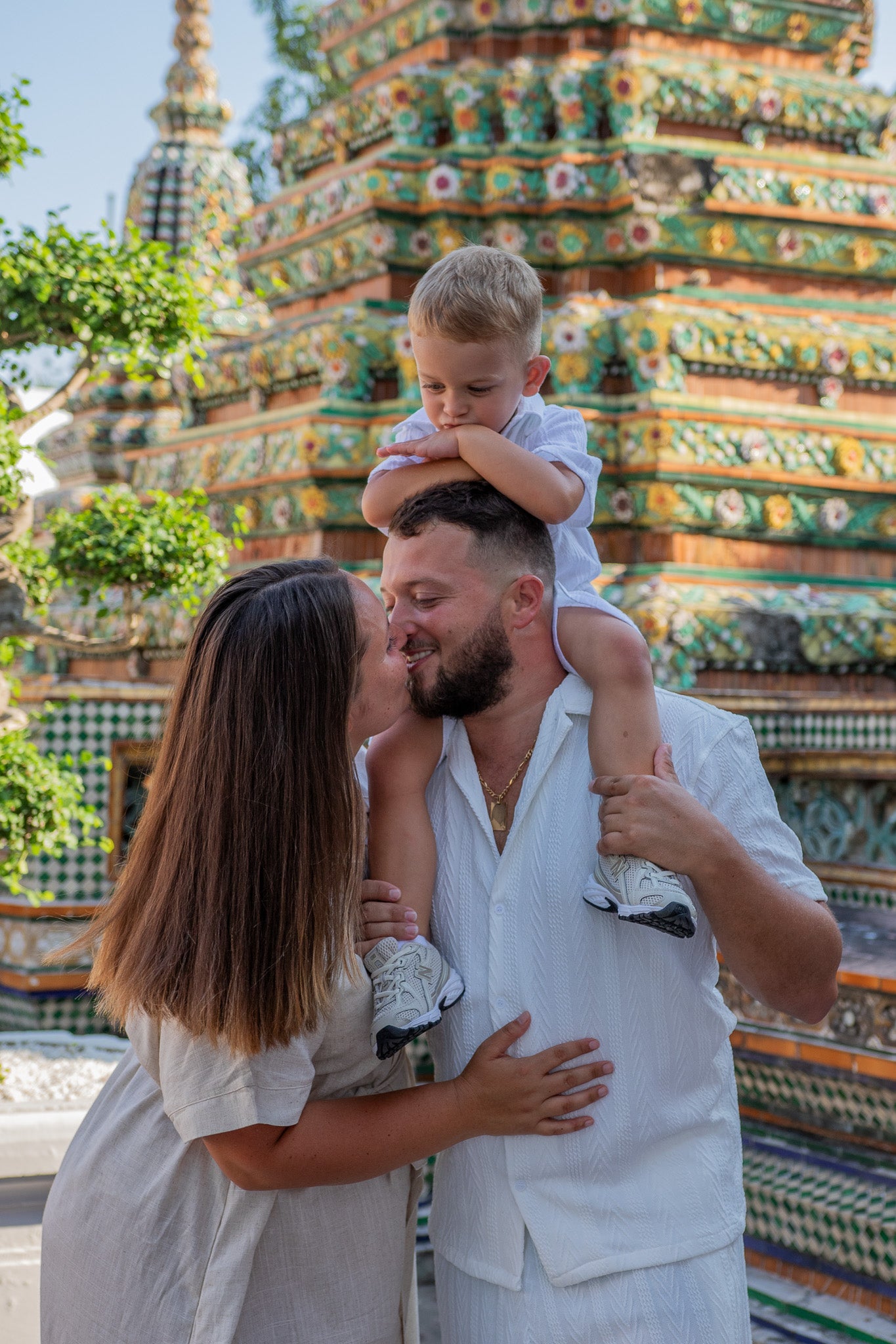 Family Wat Pho (no retouching)