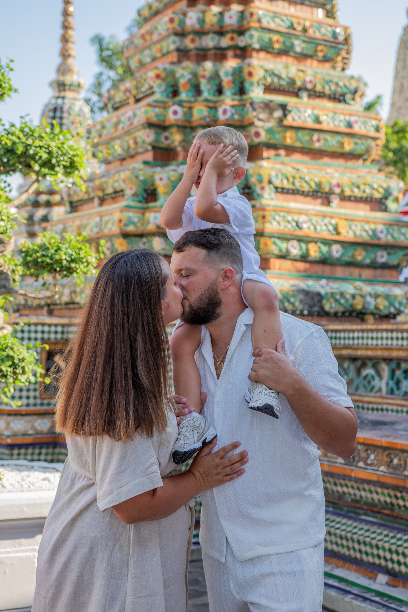 Family Wat Pho (no retouching)