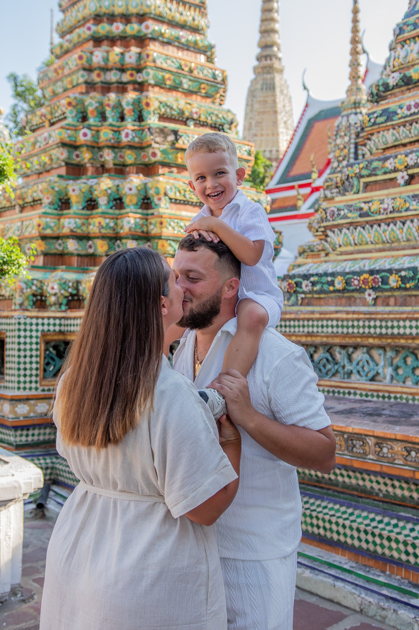Family Wat Pho (no retouching)