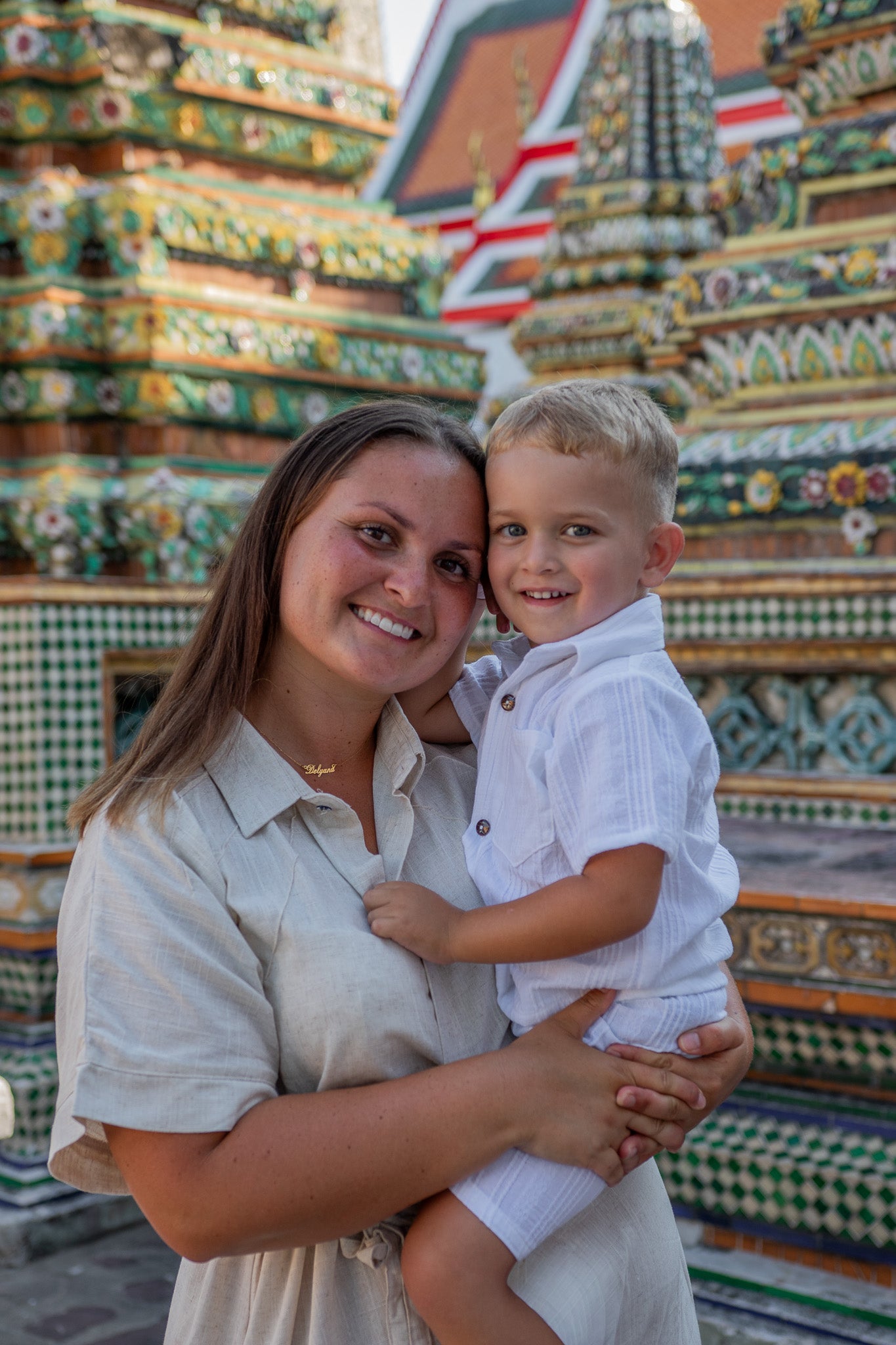 Family Wat Pho (no retouching)
