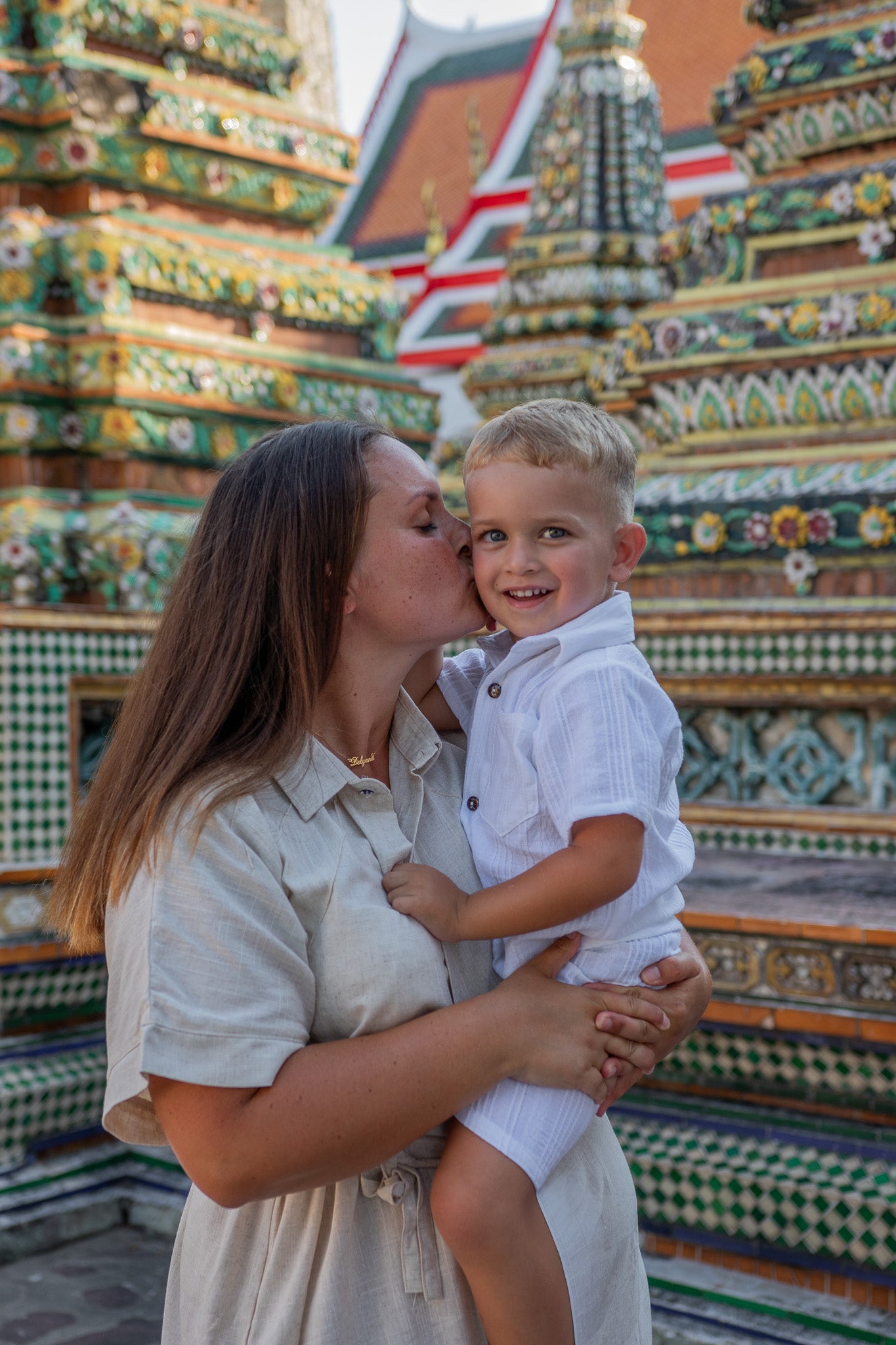 Family Wat Pho (no retouching)