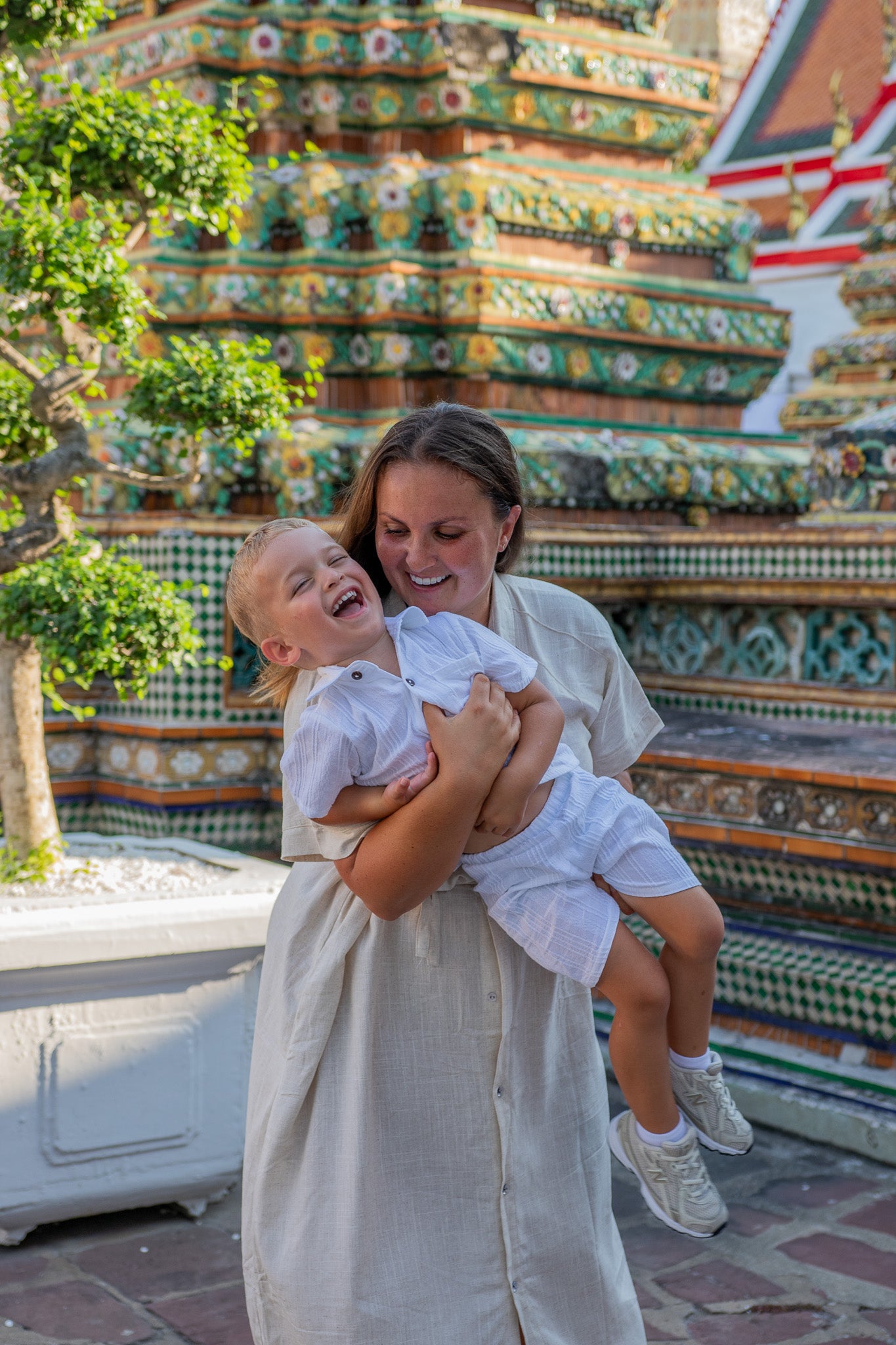 Family Wat Pho (no retouching)