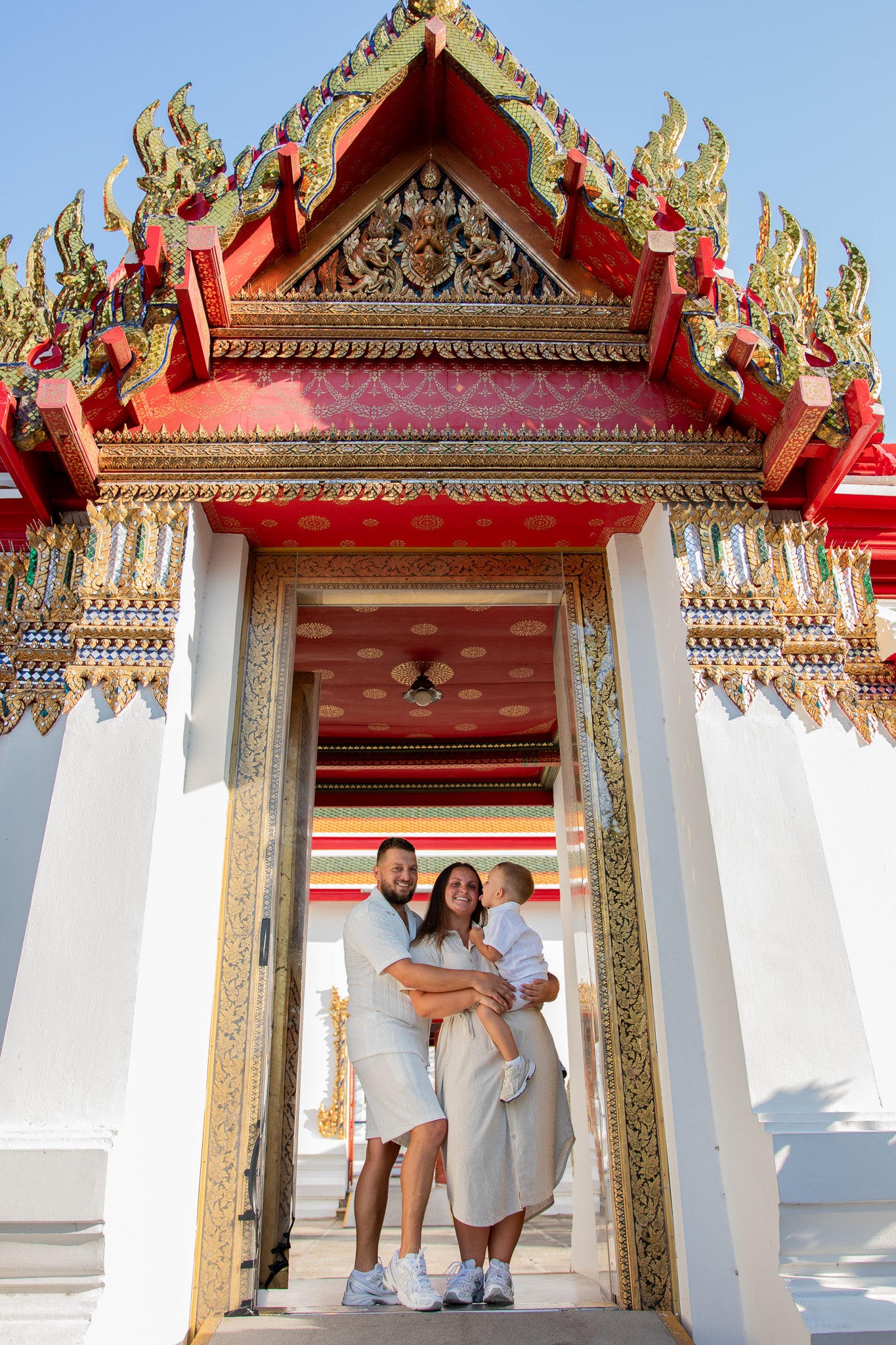 Family Wat Pho (no retouching)