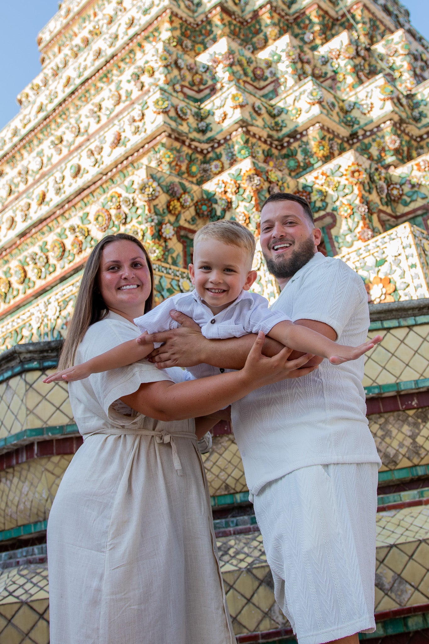 Family Wat Pho (no retouching)